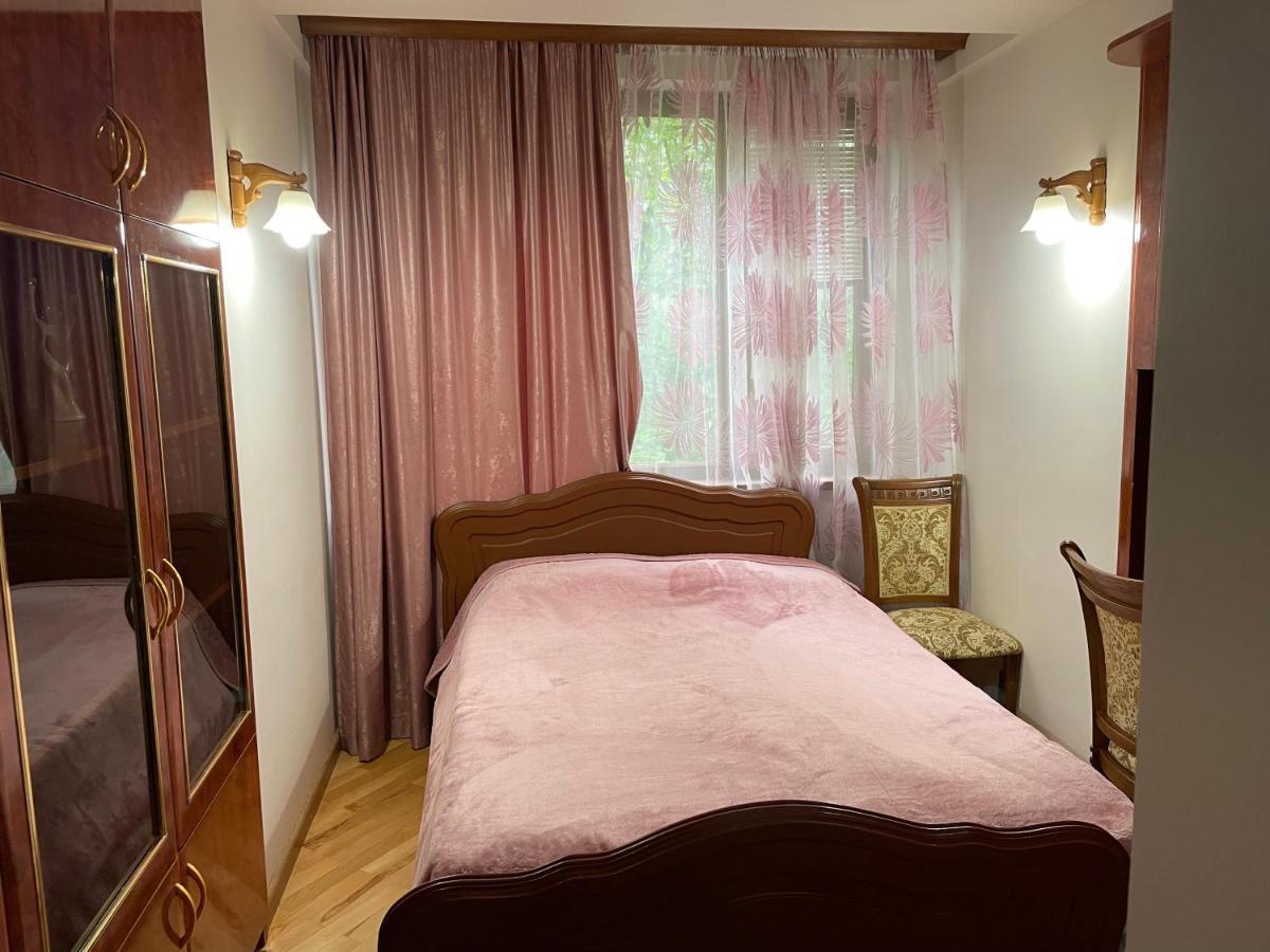 Apartment In City Center Єреван Екстер'єр фото