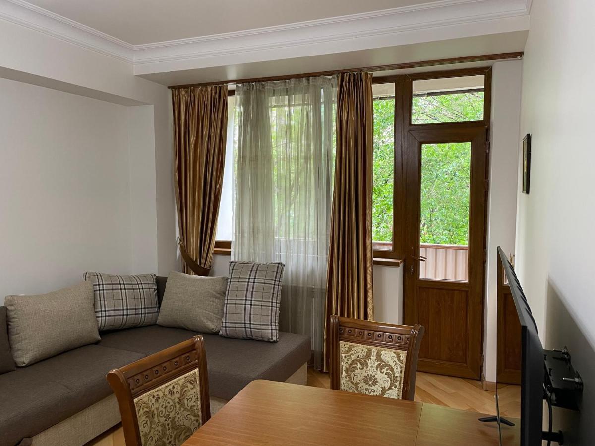Apartment In City Center Єреван Екстер'єр фото